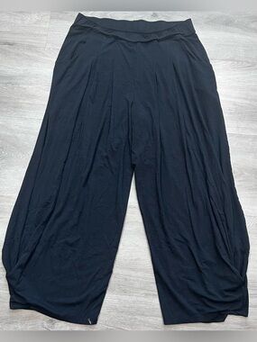 Lisa Bayne Black Bamboo Blend Wide Leg Pants Size M Cropped Gaucho Pockets USA